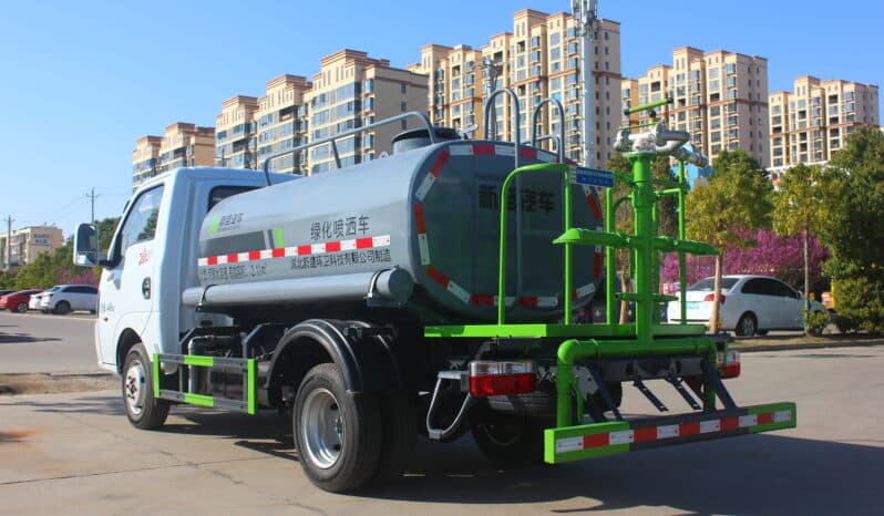 Water Sprinkler Truck 2.21m³ Dongfeng Tuyi full