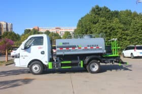 Water Sprinkler Truck 2.21m³ Dongfeng Tuyi