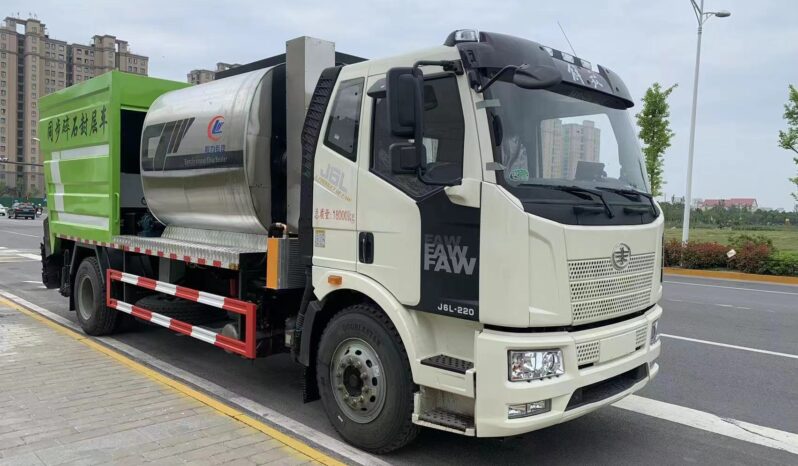 Asphalt Chip Sealing Truck with 14m³ Capacity, FAW Jiefang 4×2 full