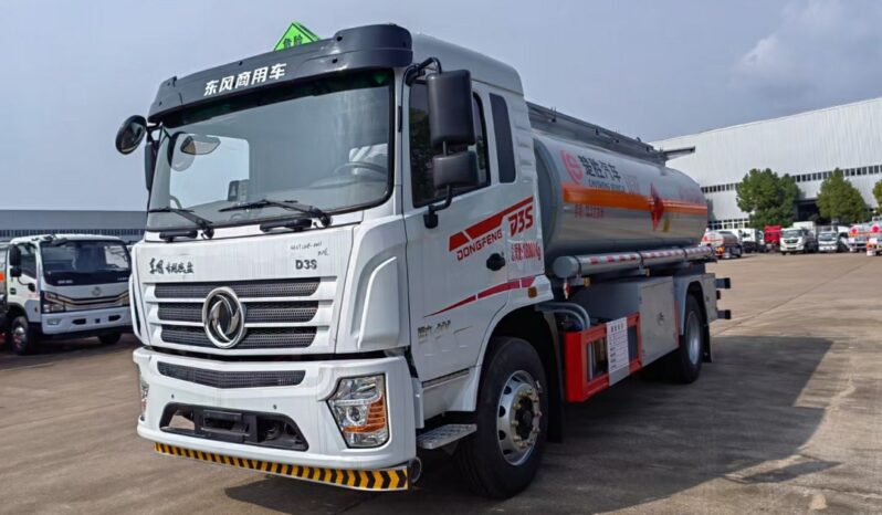 Fuel Tanker 13.3m³ 15.35m³ Dongfeng D3S 45° Front View