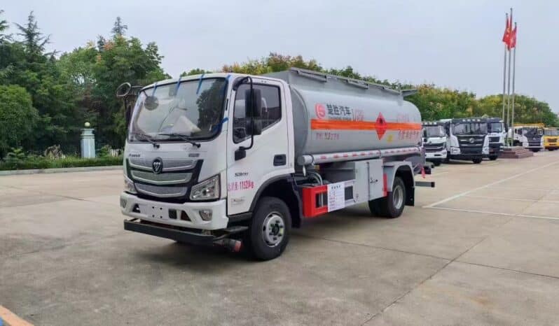 Oil Tanker Truck 10.3m³ Foton Ouma 45° Front View