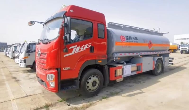 Oil Tanker Truck 15m³ Jiefang JK6 Gasoline Medium 45° Front View