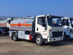 Oil Tanker Truck 7.5m³ Sinotruk Howo | Diesel, Gasoline Transport Medium full