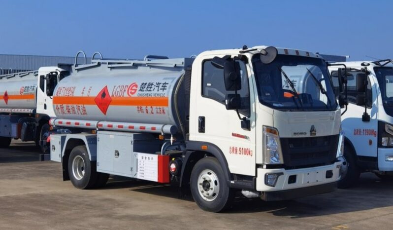 Oil Tanker Truck 7.5m³ Sinotruk Howo | Diesel, Gasoline Transport Medium full