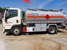 Oil Tanker Truck 7.5m³ Sinotruk Howo | Diesel, Gasoline Transport Medium full