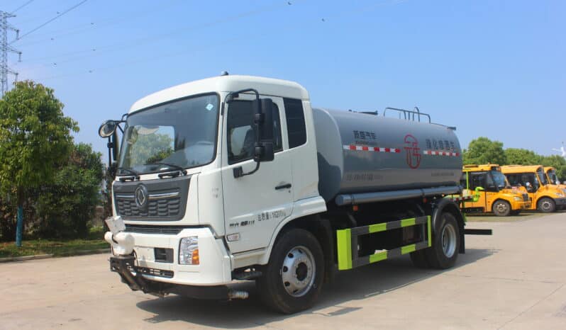 Water Sprinkler Truck 10.55m³ Dongfeng Tianjin 45° Front View