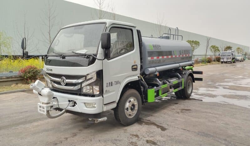 Water Sprinkler Truck 4.14m³ Dongfeng Huashen F3 45° Front View