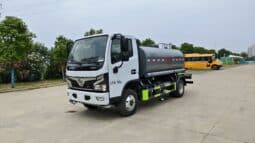 Water Sprinkler Truck 4.27m³ Dongfeng D6 45° Front View