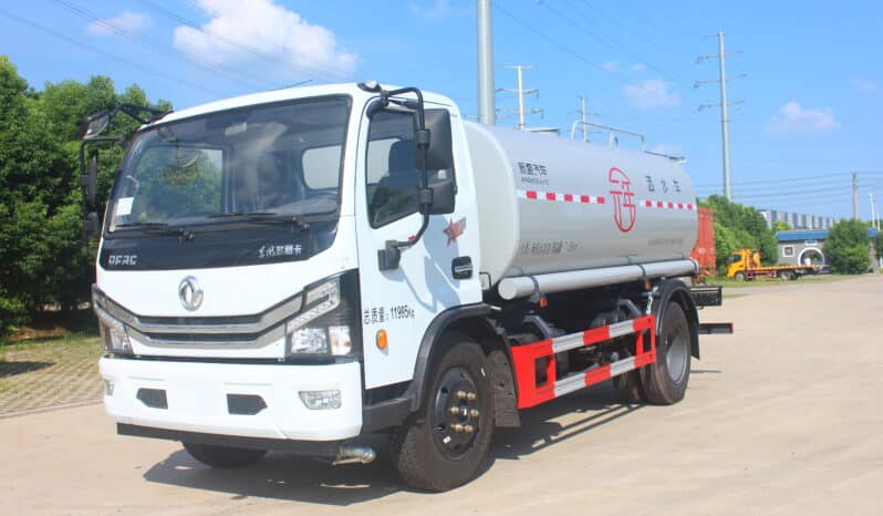 Water Sprinkler Truck 7.89m³ Dongfeng D9 45° Front View