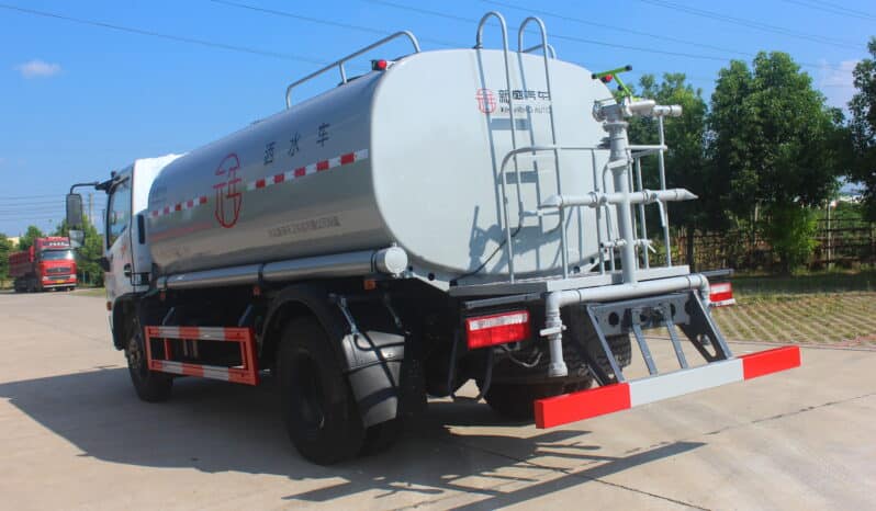 Water Sprinkler Truck 7.89m³ Dongfeng D9 full