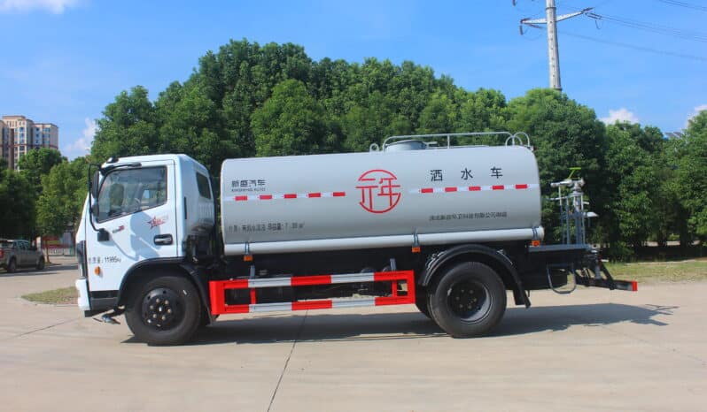 Water Sprinkler Truck 7.89m³ Dongfeng D9 full